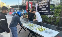Adana’da klimanın mucidi için tatlı dağıtıldı