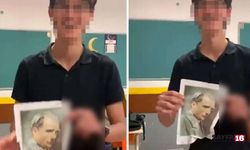 Uygunsuz hareketleriyle Atatürk'e hakaret eden gence gözaltı!
