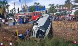 Bodrum'da işçi servisi dere yatağına uçtu: 23 yaralı