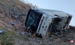 Yolcu Otobüsü Şarampole Yuvarlandı: Ölü Ve Yaralılar Var
