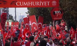100. Yılda Binlerce Kişi Nilüfer'de Yürüdü