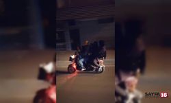 Bursa'da Yarım Düzine İnsan Bir Motosiklete Bindi