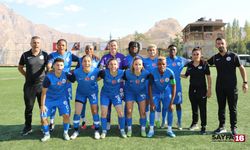 Hakkarigücü Kadın Futbol Takımı'nda 2 Kamerunlu, 1 Kolombiyalı Var