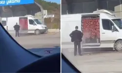 Bursa'da Mide Bulandıran Görüntü! Oto Yıkamada Sucuk Yıkadılar