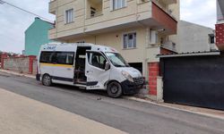 Bursa'da Feci Kaza: Okul Servisi İle Otomobil Çarpıştı!