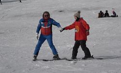 Görme Engelli Gençler Uludağ’da Kayak Öğrendi!