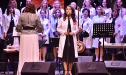 Bursa'da Hekimlerden Beyaz Önlükleriyle Konser