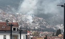 Bursa'da Araçların Giremediği Mahallede Çıkan Yangın Güçlükle Söndürüldü