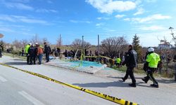 Konya'da Otobüs Durağında Bekleyenlere Otomobil Çarptı: 3 Ölü, 6 Yaralı!