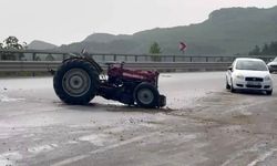 Bursa'da Traktör İle Otomobil Çarpıştı: 3 Yaralı!