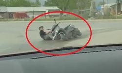 Bursa'da Motosiklet Sürücüsünün Tehlikeli Hareketi Canından Ediyordu!