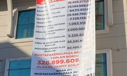 Mustafakemalpaşa Belediyesinin Borçları Belediye Binasına Asıldı!
