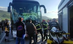 Bursa'da Yolcu Otobüsü Tıra Çarptı, Faciadan Dönüldü!