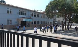 Bursa Hatice İsmail Hakkı Kayan Ortaokulu Yıkılma Tehlikesi Altında!