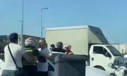 Bursa'da sürücülerin yol verme kavgası kamerada
