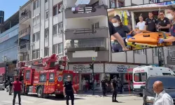 Bursa'da Kardeşini Bıçaklayıp, Kendini Kilitlediği Balkonda İntihara Kalkıştı!