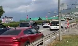 Bursa'da yolu kapatıp halay çektiler, sürücüleri çileden çıkardılar