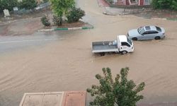 Bursa'da Aniden Bastıran Yağmur, Hayatı Felç Etti!