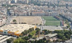 Adnan Menderes Stadı yıkıldı. Yerine geçici stadyum