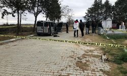 Tekirdağ'da iki kuzen mezarlıkta araçta ölü bulundu