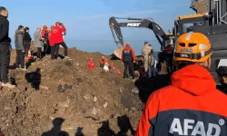 Toprak altında kalan kayıp 4 gencin cansız bedenlerine ulaşıldı