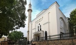 Tophane'deki Şehadet Camii'nde çökme tehlikesi