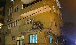 Pendik’te 5 katlı binanın balkonu çöktü