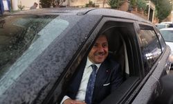 Başkan Rasim Arı, makam şoförünün gelin aracını sürdü