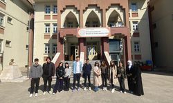 Öğrenciler, çevre kirliliği konusunda çocukları bilgilendirdi