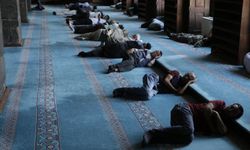 47 derece sıcaklıkta camiye sığındılar