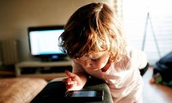 Telefon sakinleştirici olmasın: Uzmanlardan ebeveynlere uyarı