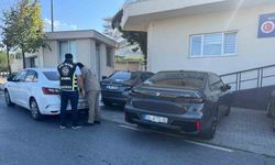 Manken, 'Resmi hizmete mahsustur’ yazan araçla yakalandı
