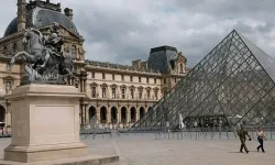 Film değil gerçek!! Paris'teki Louvre Müzesi soyuldu!!