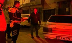 Alkollü yakalanan sürücü aracını öve öve bitiremedi