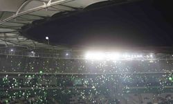 Bursaspor taraftarları Çağan Ata’nın mücadelesini kutladı