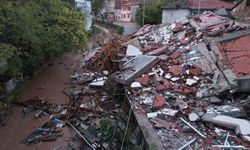 Depremde hasarın boyutu gün ağarınca ortaya çıktı