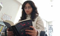 17 yaşındaki Eylül Yıldız, ilk romanını yazdı