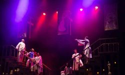 Şehir tiyatrosu perdesini öğretmenler için ücretsiz açıyor