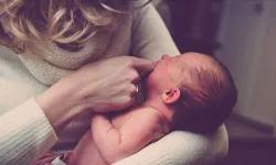 Doğum izni artıyor, babaların izni de iki katına çıkacak