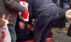 Bursa'da raylardan geçmek isteyen adama tramvay çarptı