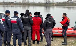 Oğlu nehirde kaybolan annenin 4 gündür gözü yaşlı bekleyişi