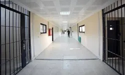 İzmir Cezaevi'nde hükümlü, gardiyana saldırdı: 3 yaralı