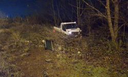 Bursa'da demir bariyerler araçların üzerine düştü