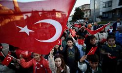 Okullarda 2. dönem 'Bayrak Sevgisi' temasıyla başlıyor...