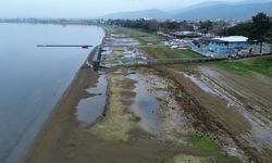 İznik Gölü'nde, yağışlara rağmen çekilme sürüyor