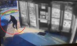 Oturduğu yerde aracın altında kalmaktan saniyelerle kurtuldu