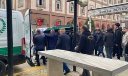 Bursa'da silahlı saldırıda ölen güzellik uzmanı kadın toprağa verildi