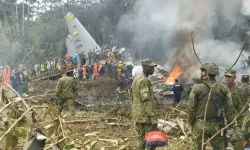 Kolombiya'da düşen askeri uçakta 66 kişi hayatını kaybetti