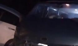 Bursa'da yamaçtan kopan kayalar, araçların üzerine yağdı