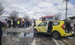 Sivasspor altyapı oyuncularını taşıyan taksi kaza yaptı: 6 yaralı